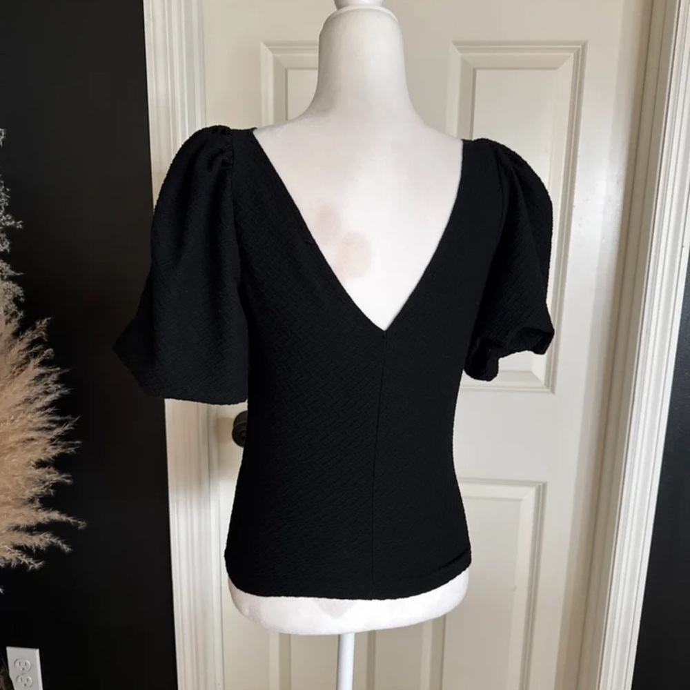 Free People Cupcake Ruched Puff Sleeve Top in Black size Medium - Picture 7 of 12
